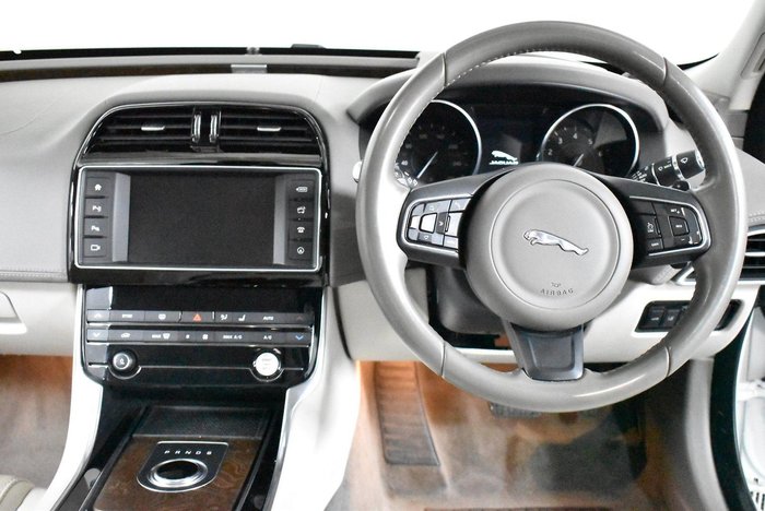 2016 Jaguar XE 25t Portfolio