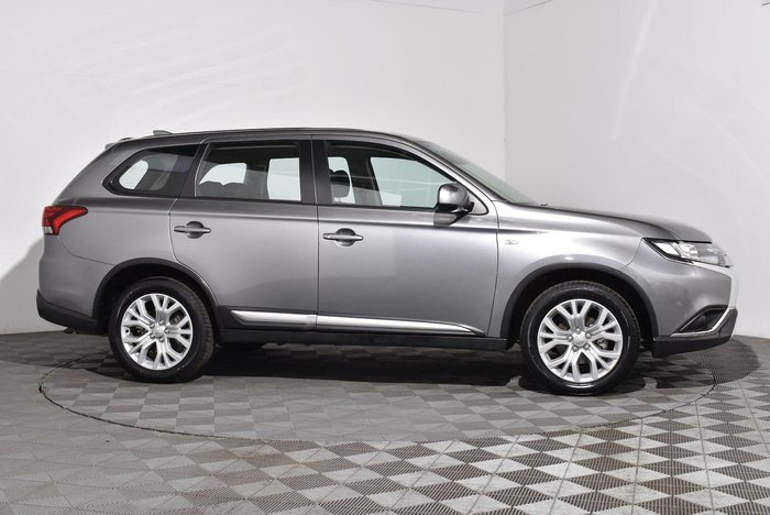 2021 Mitsubishi Outlander ES