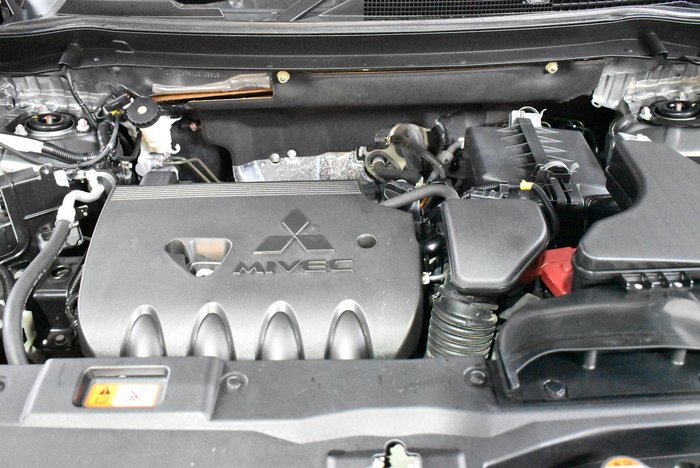 2021 Mitsubishi Outlander ES