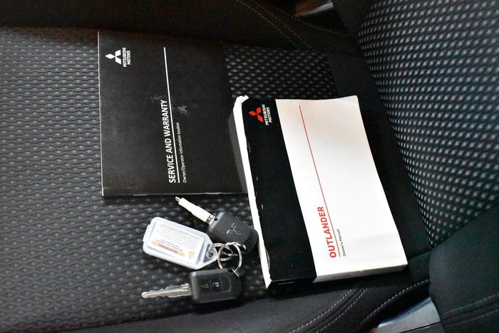 2021 Mitsubishi Outlander ES