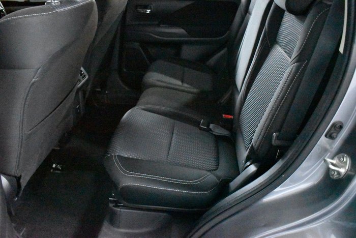 2021 Mitsubishi Outlander ES