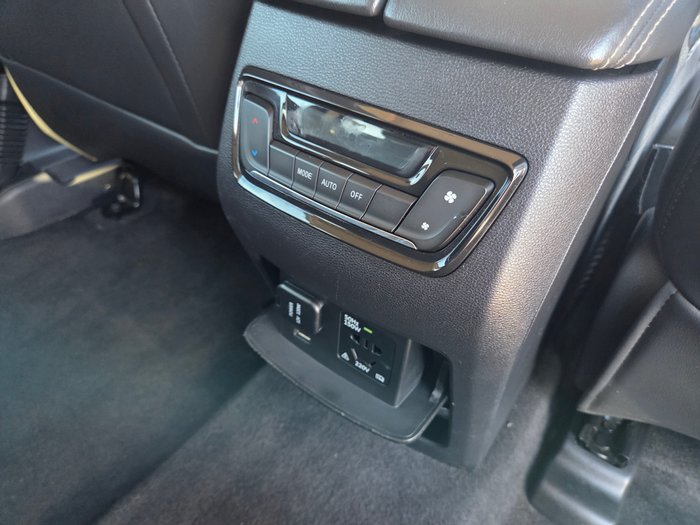 2021 LDV D90 Executive
