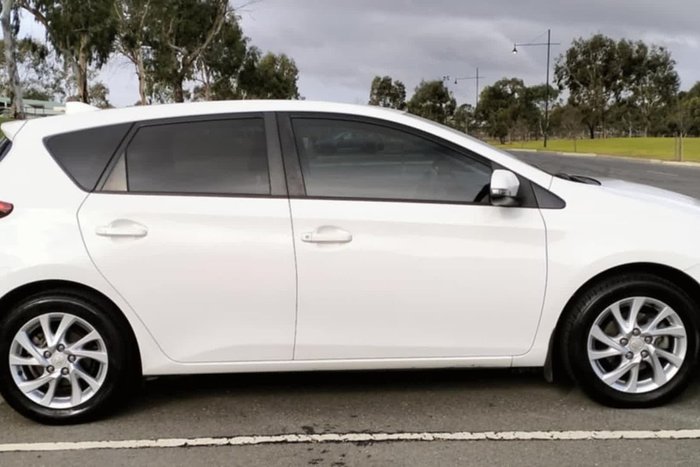 2016 Toyota Corolla Ascent Sport