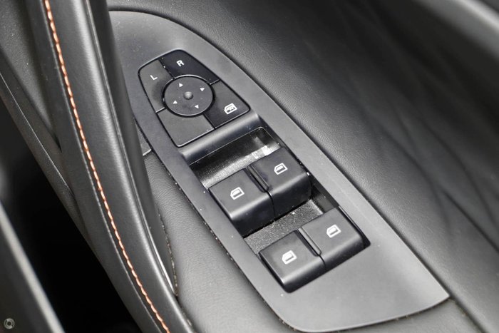 2024 MG HS Excite AS33 MY25 Cashmere Silver