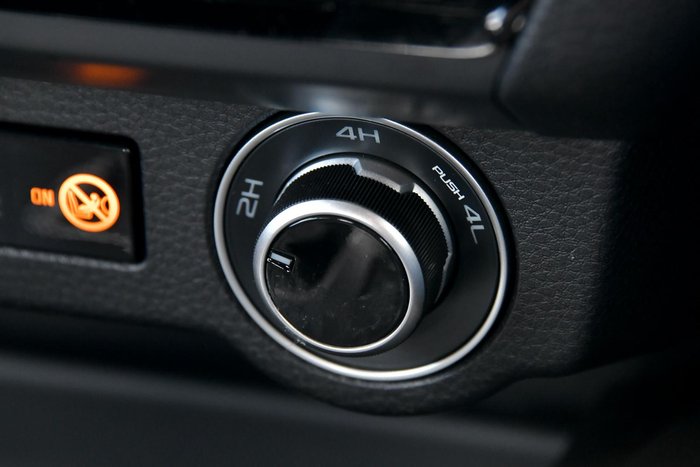 2025 Mazda BT-50 SP