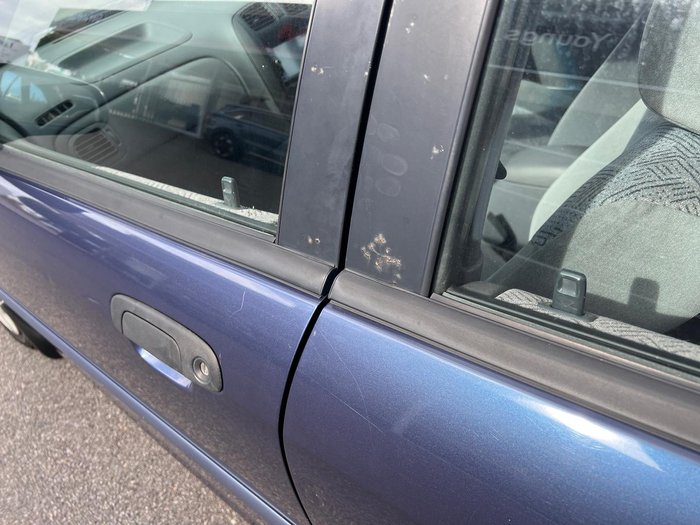 2000 Ford Laser LXi