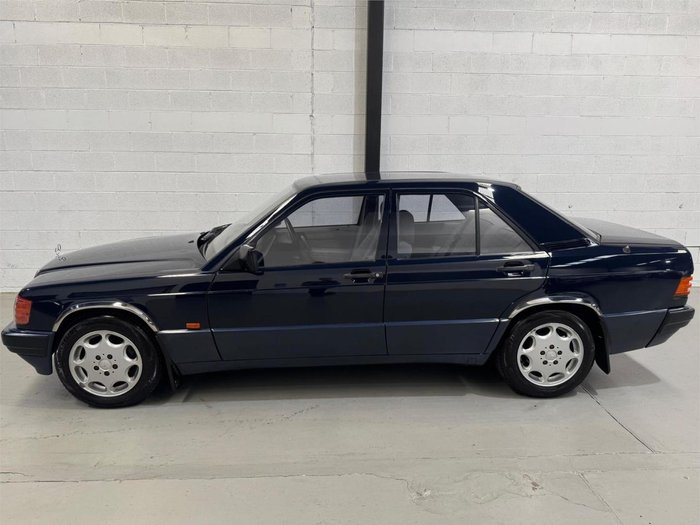 1993 Mercedes-Benz 180E W201 Blue