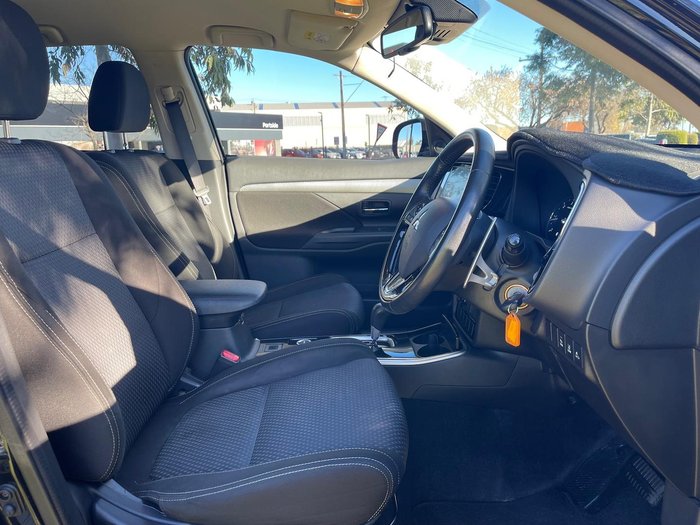 2017 Mitsubishi Outlander LS Safety Pack