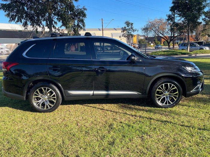 2017 Mitsubishi Outlander LS Safety Pack