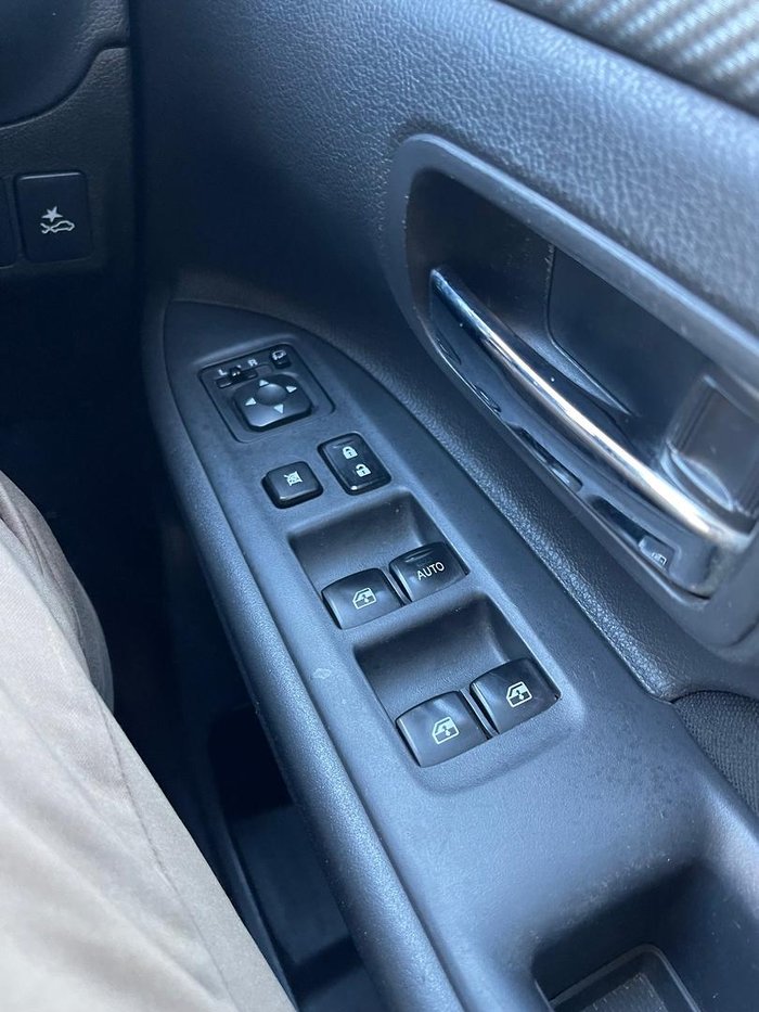 2017 Mitsubishi Outlander LS Safety Pack