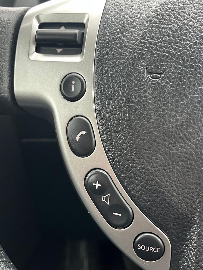 2013 Nissan Dualis ST
