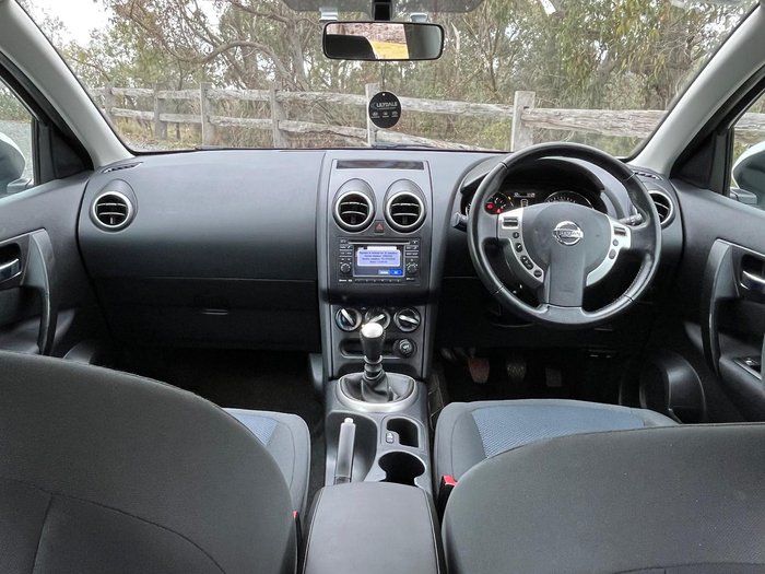 2013 Nissan Dualis ST