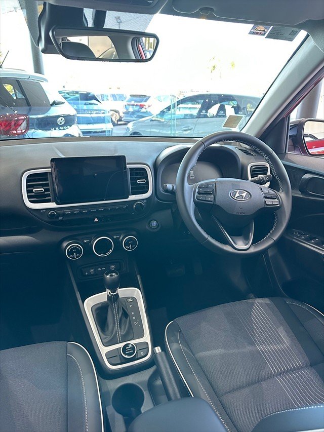 2025 Hyundai Venue Elite QX.V5 MY25 ULTIMATE RED + ABYSS BLACK TTR