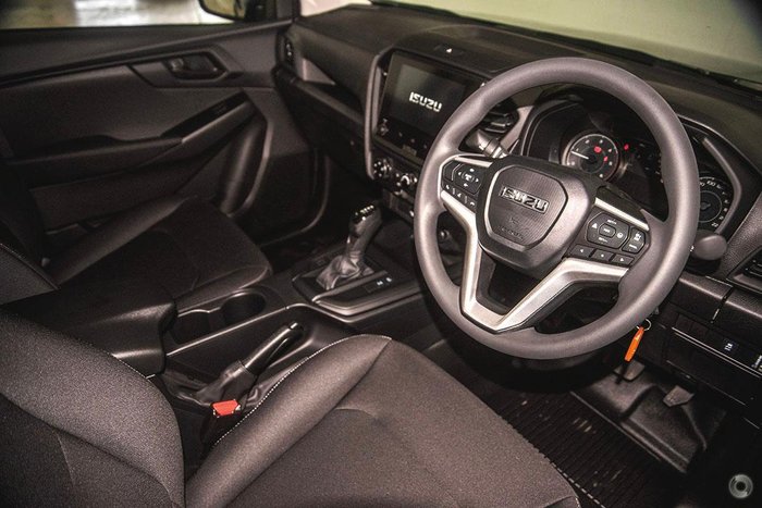 2025 Isuzu D-MAX SX