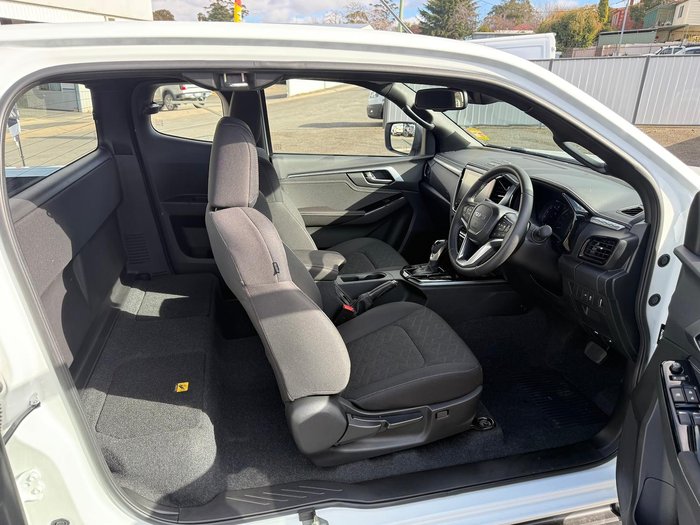 2024 Isuzu D-MAX LS-U