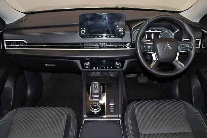 2024 Mitsubishi Outlander LS