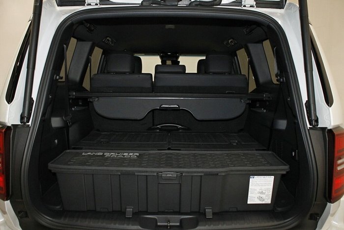 2024 Toyota Landcruiser Prado VX
