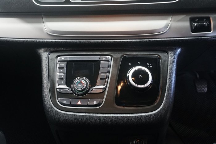 2023 LDV G10 +