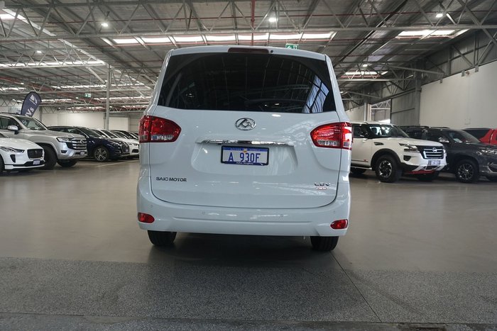 2023 LDV G10 +
