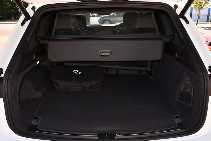 2024 Volkswagen Touareg R