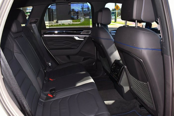 2024 Volkswagen Touareg R
