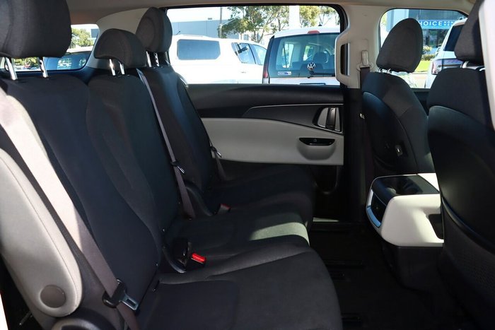 2023 Kia Carnival S