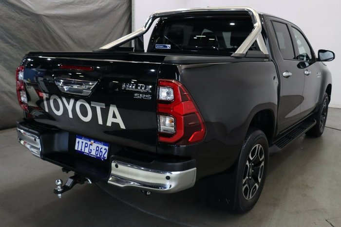 2021 Toyota Hilux SR5