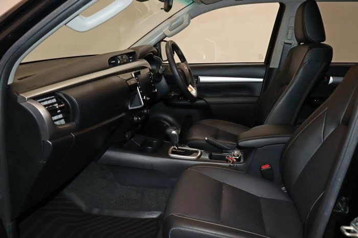 2021 Toyota Hilux SR5