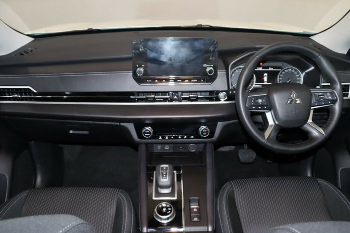 2024 Mitsubishi Outlander LS