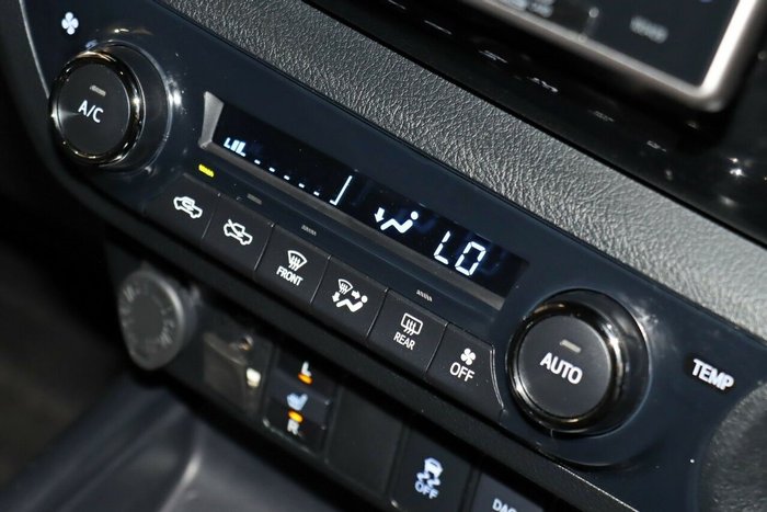 2020 Toyota Hilux Rugged X