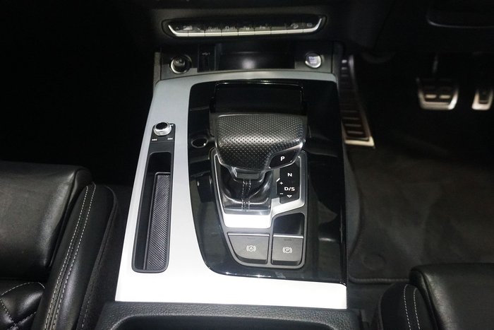 2022 Audi Q5 45 TFSI S line