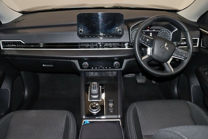 2024 Mitsubishi Outlander LS