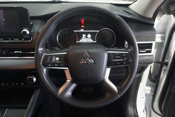 2023 Mitsubishi Outlander ES