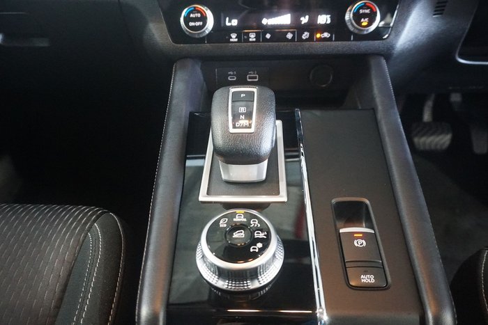 2023 Mitsubishi Outlander ES