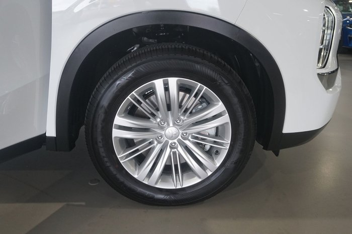 2023 Mitsubishi Outlander ES