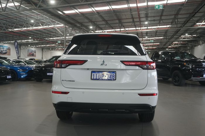 2023 Mitsubishi Outlander ES