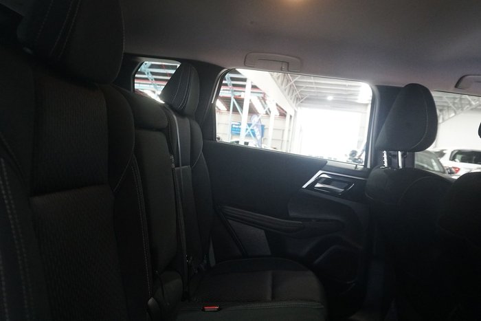 2023 Mitsubishi Outlander ES