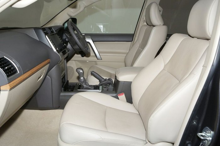 2023 Toyota Landcruiser Prado VX