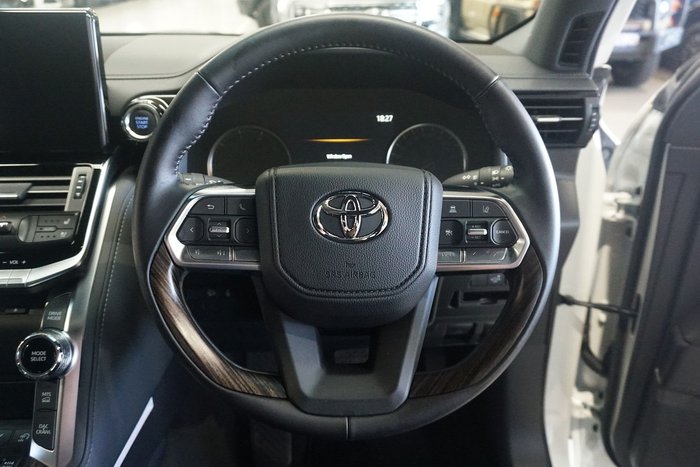 2024 Toyota Landcruiser VX