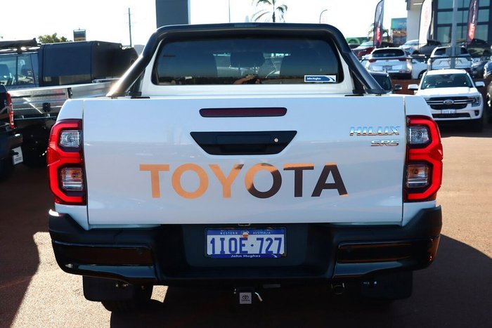 2025 Toyota Hilux SR5 48V