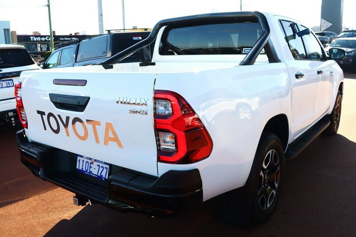 2025 Toyota Hilux SR5 48V