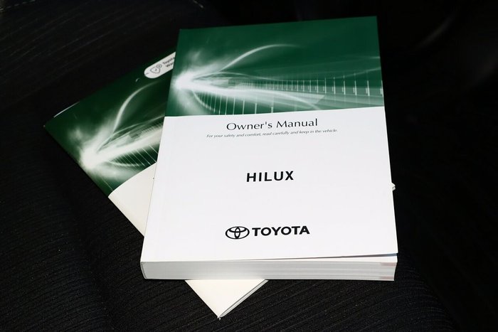 2025 Toyota Hilux SR5 48V