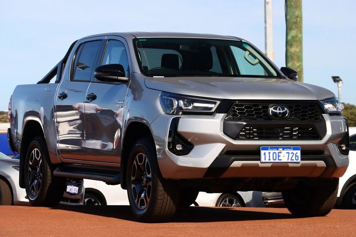 2025 Toyota Hilux SR5 48V