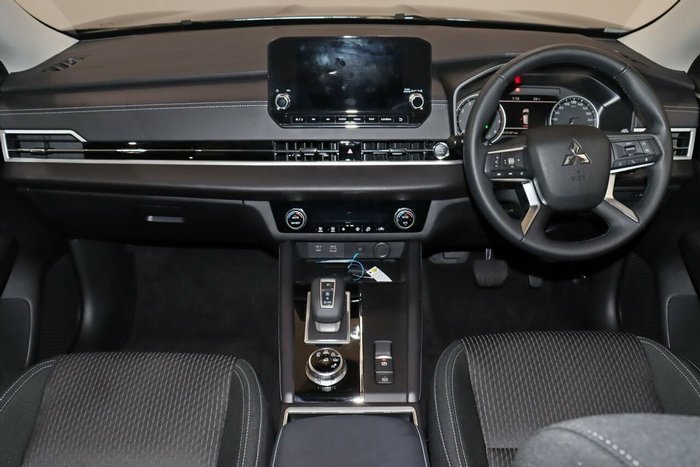 2024 Mitsubishi Outlander LS