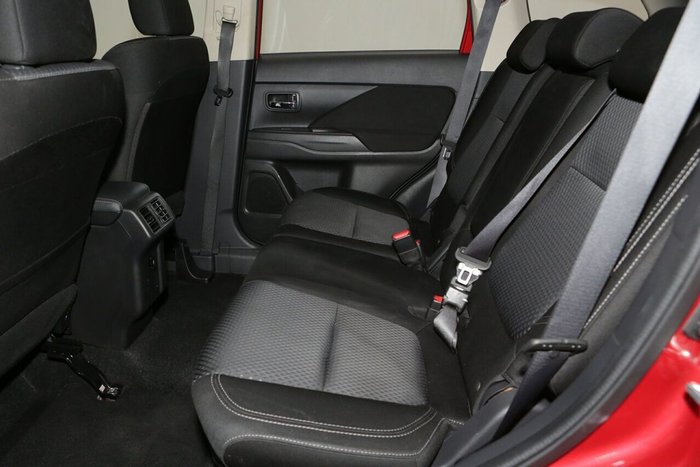 2019 Mitsubishi Outlander ES