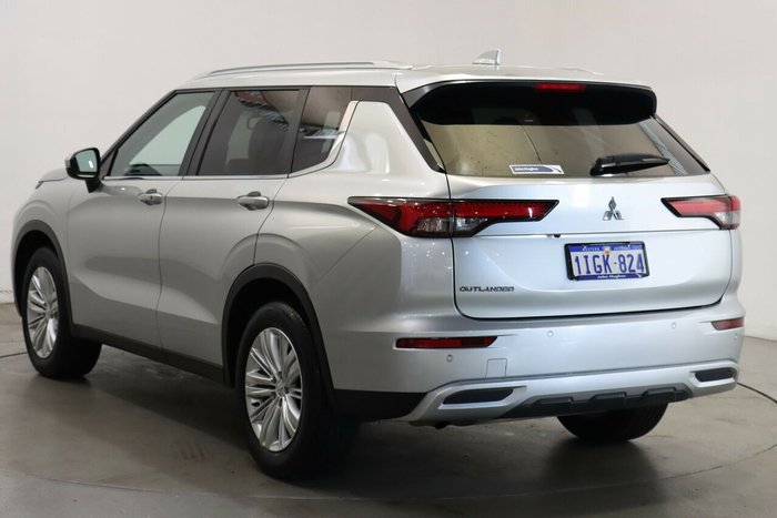 2024 Mitsubishi Outlander LS