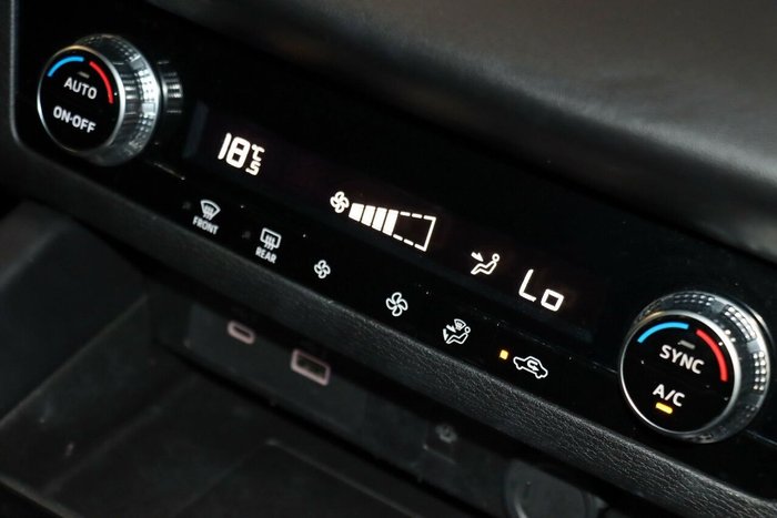 2024 Mitsubishi Outlander LS