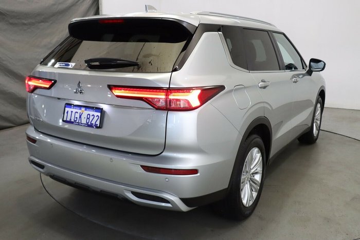 2024 Mitsubishi Outlander LS