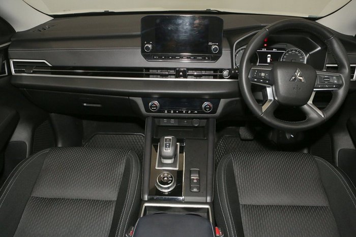 2024 Mitsubishi Outlander LS