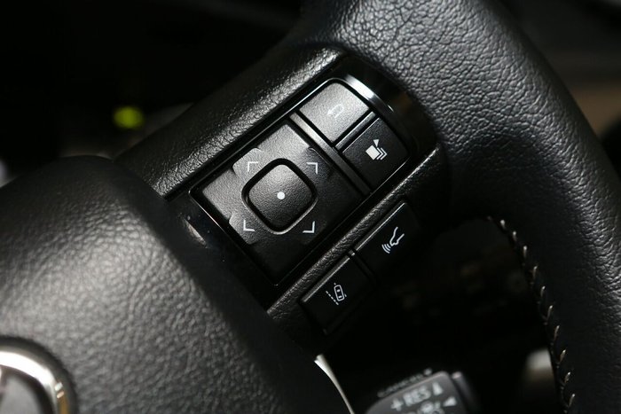 2020 Toyota Hilux SR5